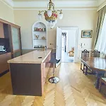 Unique Location With Hot-Tub, Terrace And Garden