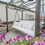 Unique Location With Hot-Tub, Terrace And Garden