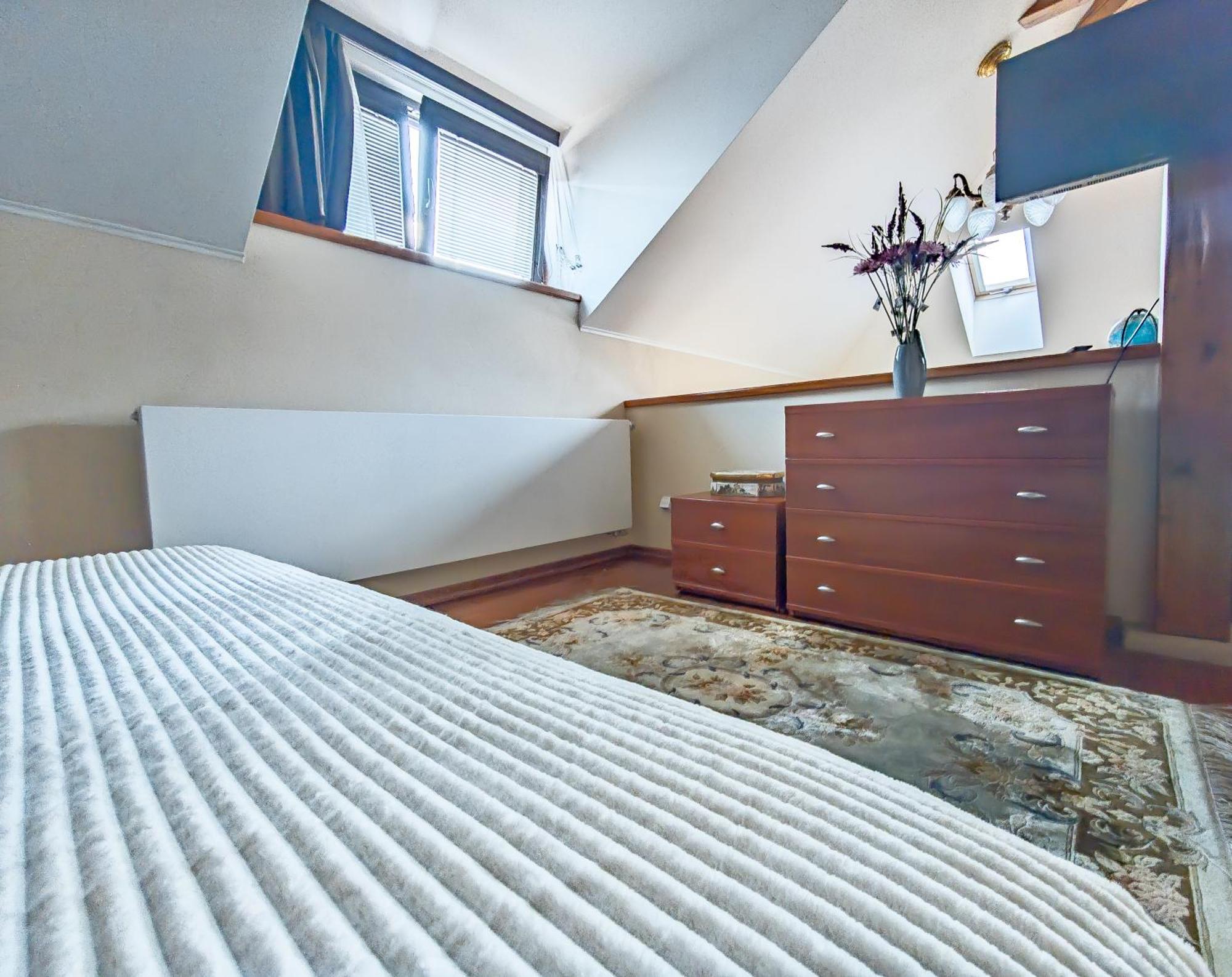 Unique Location With Hot-tub, Terrace And Garden Villa *