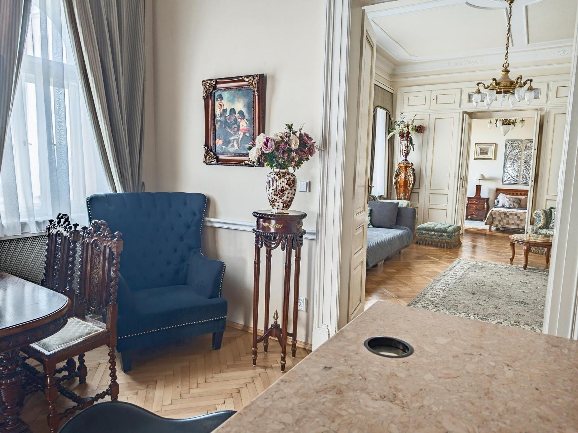 Unique Location With Hot-tub, Terrace And Garden