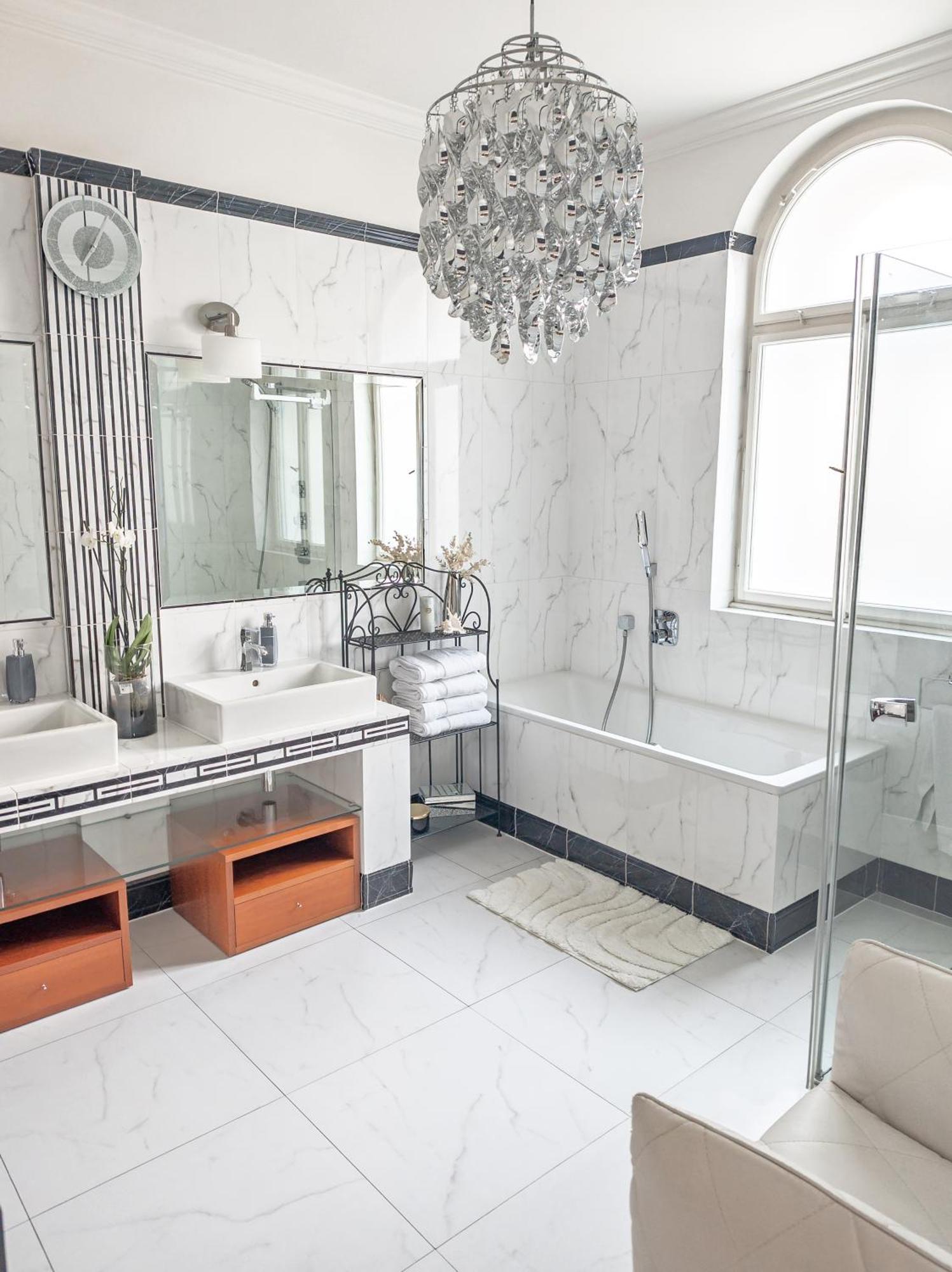 Villa Unique Location With Hot-tub, Terrace And Garden